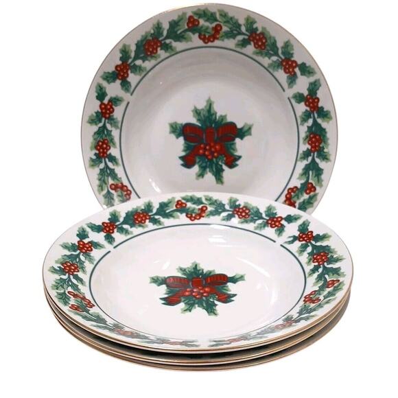4 Pc Gibson Christmas 7 3/4" Salad Plates Holly Berries Wreaths Green Red Bow - Picture 1 of 7